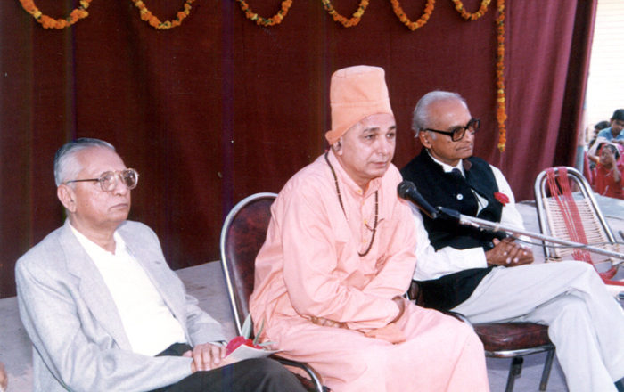 Sachchidanandji & Suryakant Parikh - 1990 - Visit Vidyamandir Trust, Palanpur